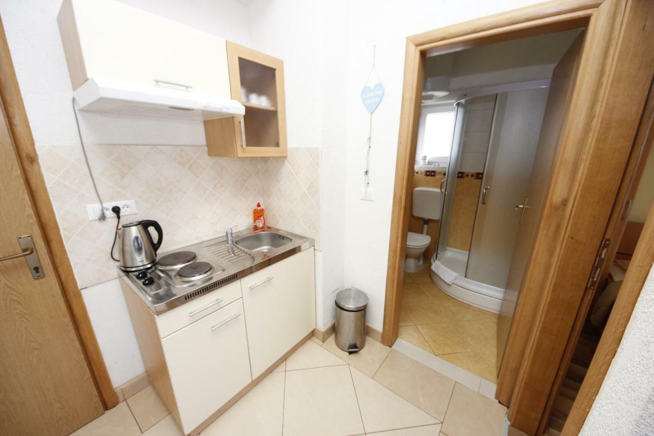 Apartmani Znaor Baška Voda Exteriér fotografie