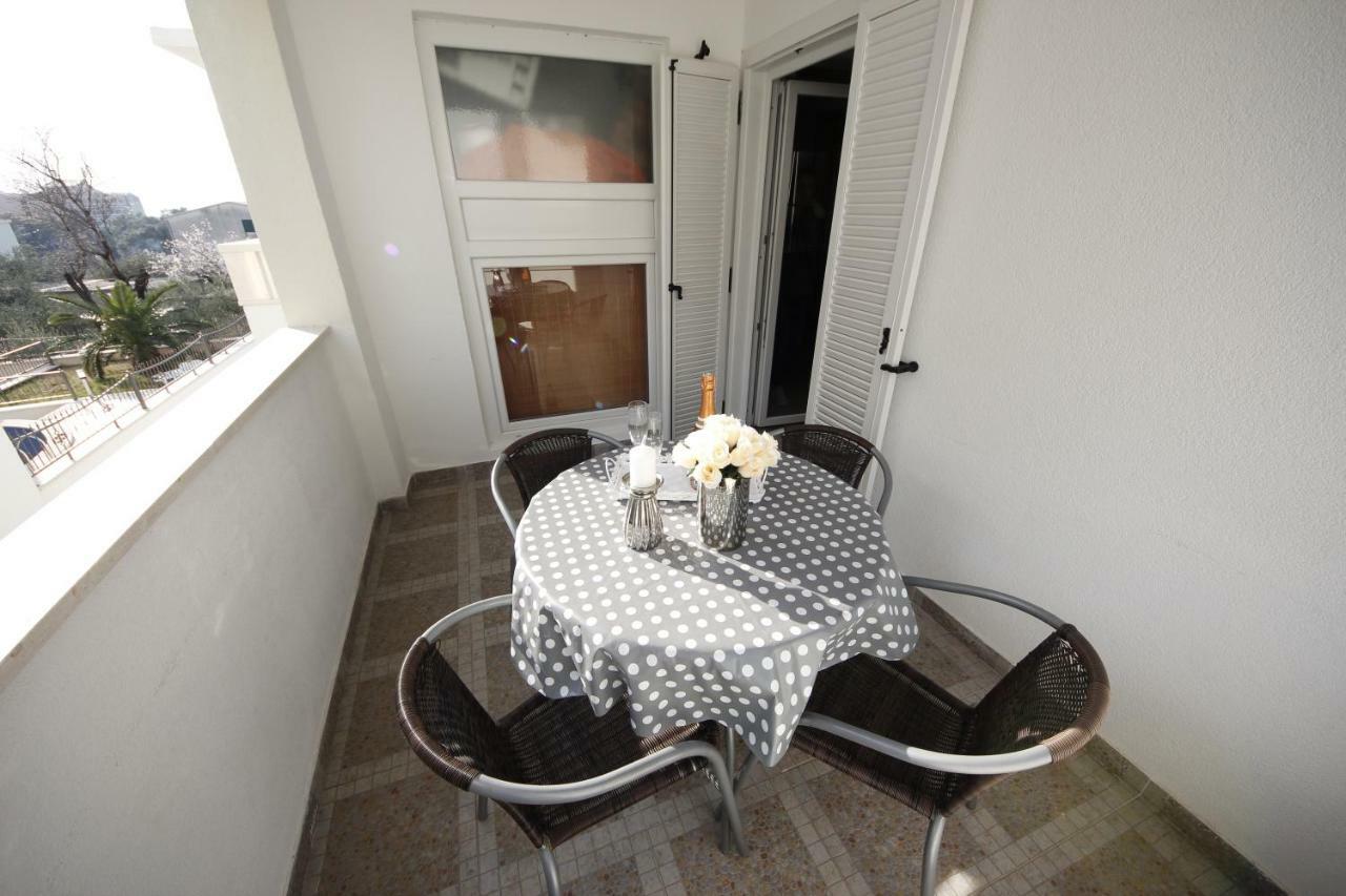 Apartmani Znaor Baška Voda Exteriér fotografie