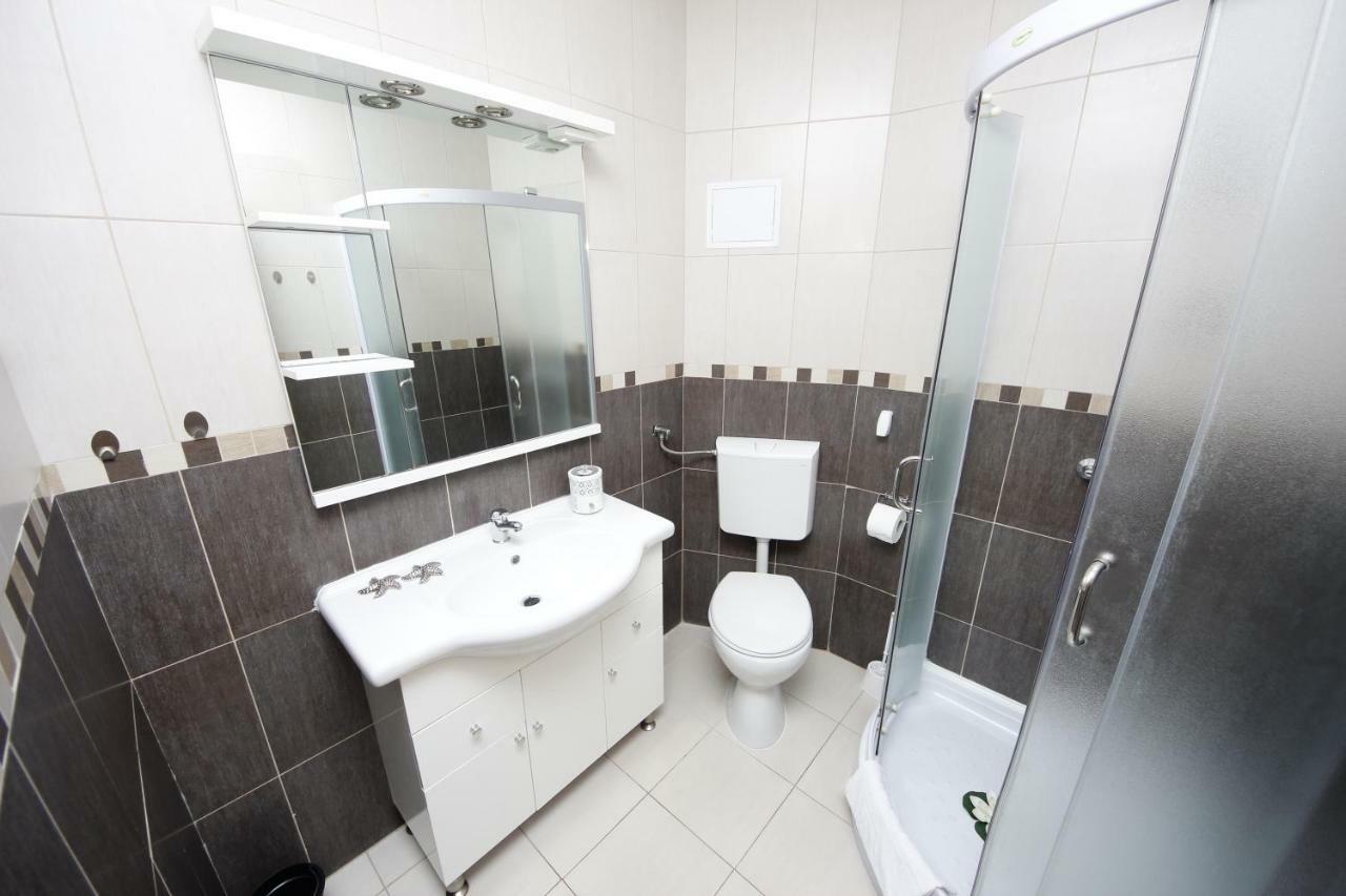 Apartmani Znaor Baška Voda Exteriér fotografie