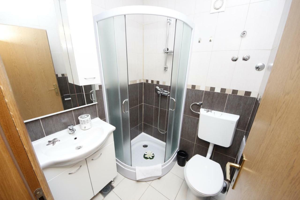 Apartmani Znaor Baška Voda Exteriér fotografie